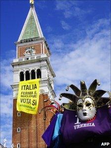 Yes vote poster on Campanile in St Marks Square, Venice - 10 June