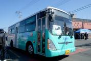 Jeju buses to go cashless in July, tourists urged to buy transportation cards 